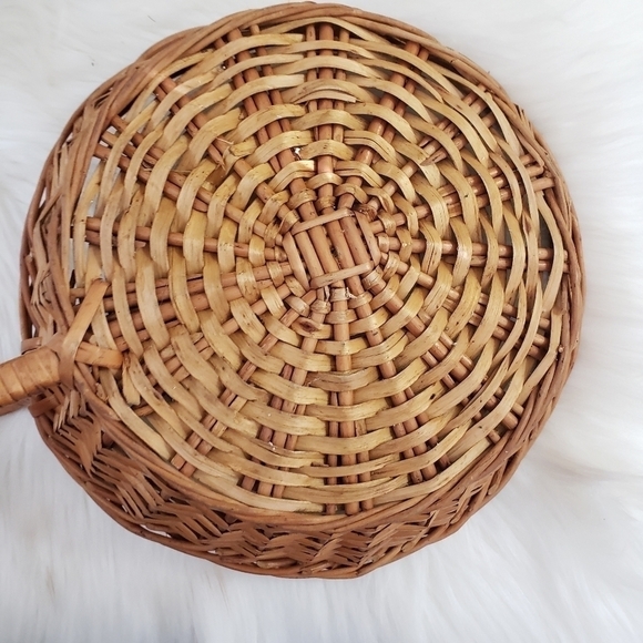Rattan wicker basket side handle boho wall art - Picture 12 of 16